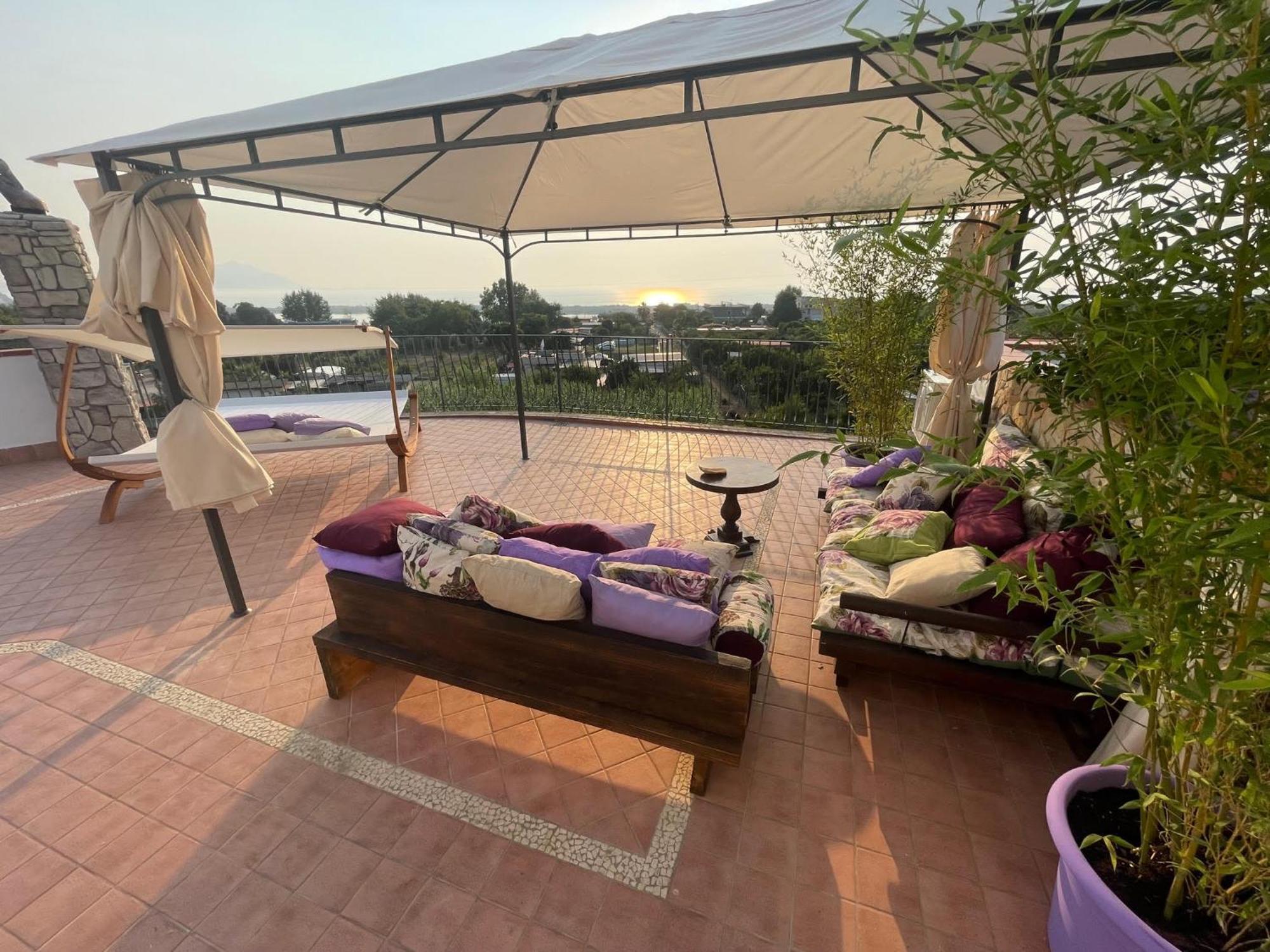 Domus Parva - Villa Con Bio-Piscina, Spa Privata E Appartamenti Panoramici Bacoli Exterior foto
